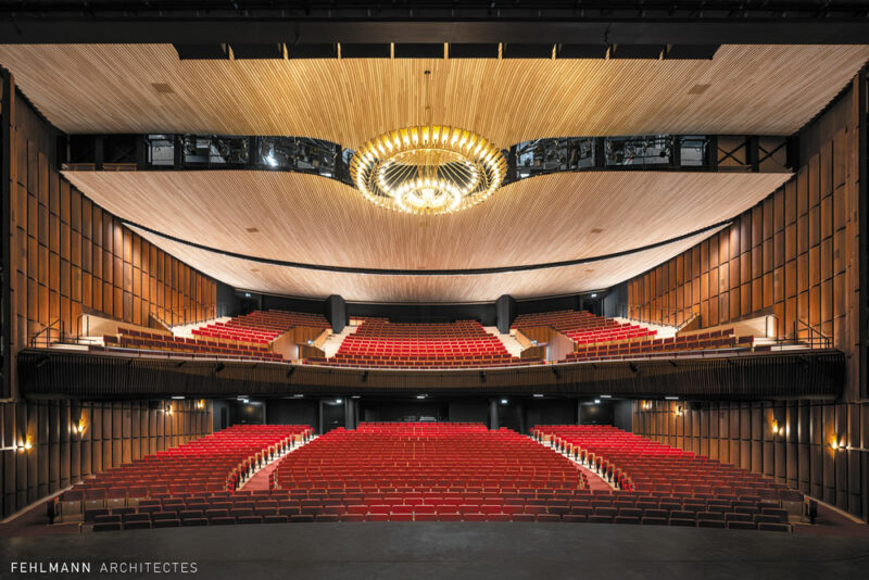 Vue d’ensemble sur la salle - Photo © Fehlmann Architectes